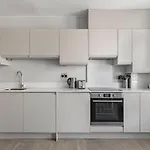 Brilliant 2 Bed Apartment - Spacious, Central & Well-Connected
